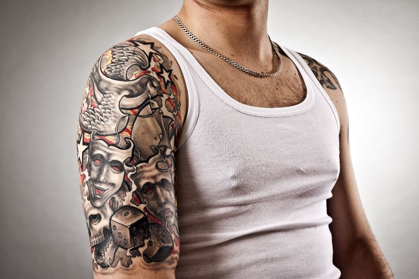 Oberarm tattoo mann
