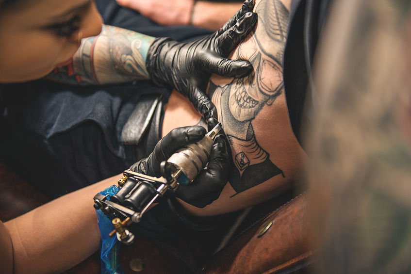 Oberarm tattoo männer kleines Tattoo Vorlagen
